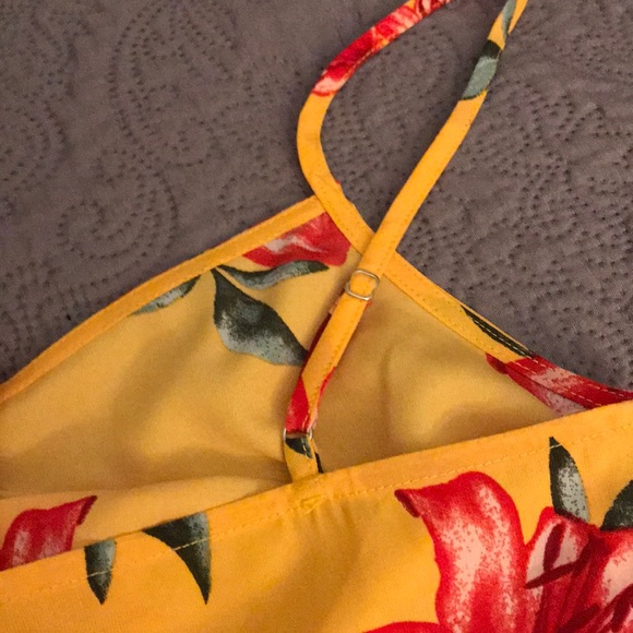❤️💛 GUESS TOP. New!! - Picture 8 of 8